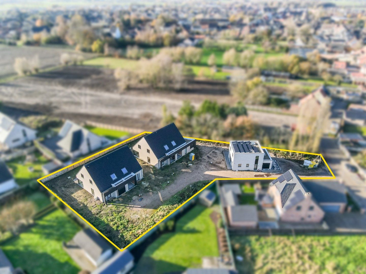 Moderne halfopen nieuwbouw woning op 265 m² met hoogwaardige afwerking foto 3