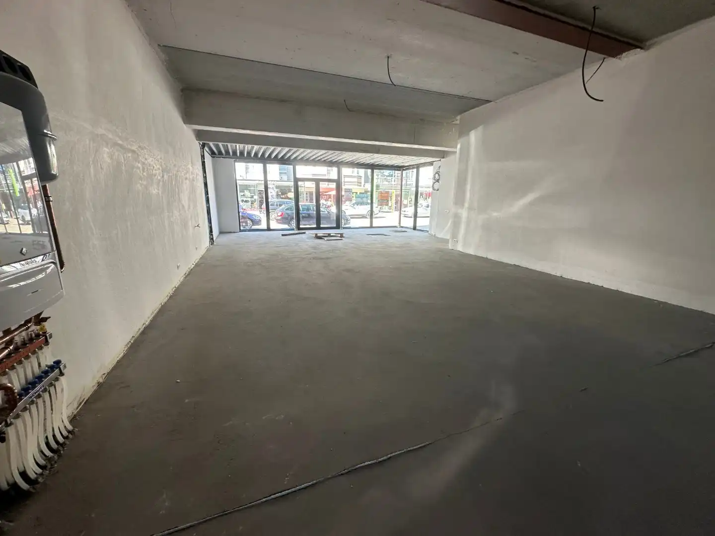 Prachtig handelspand van 166m² met een uitbouw vooraan van 19,5m² gelegen te St-Idesbald foto 5