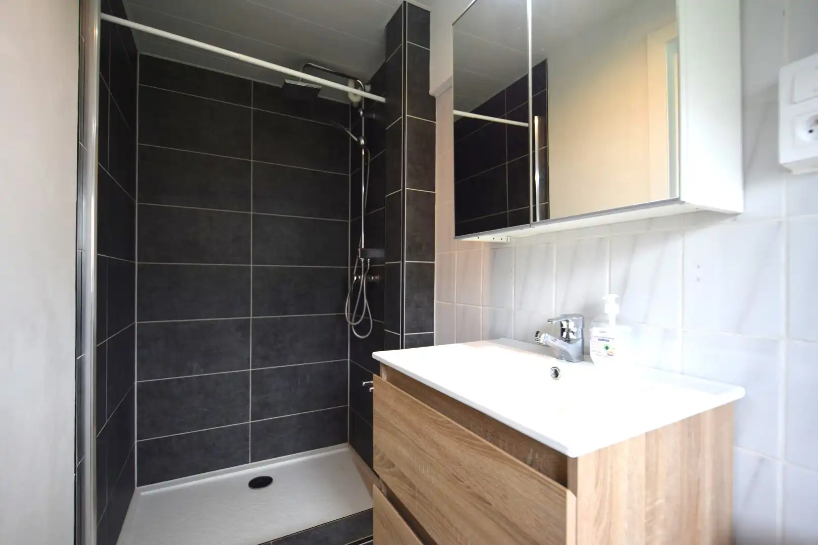 Verzorgd 1-slaapkamerappartement te koop in Vosseslag – De Haan. foto 6