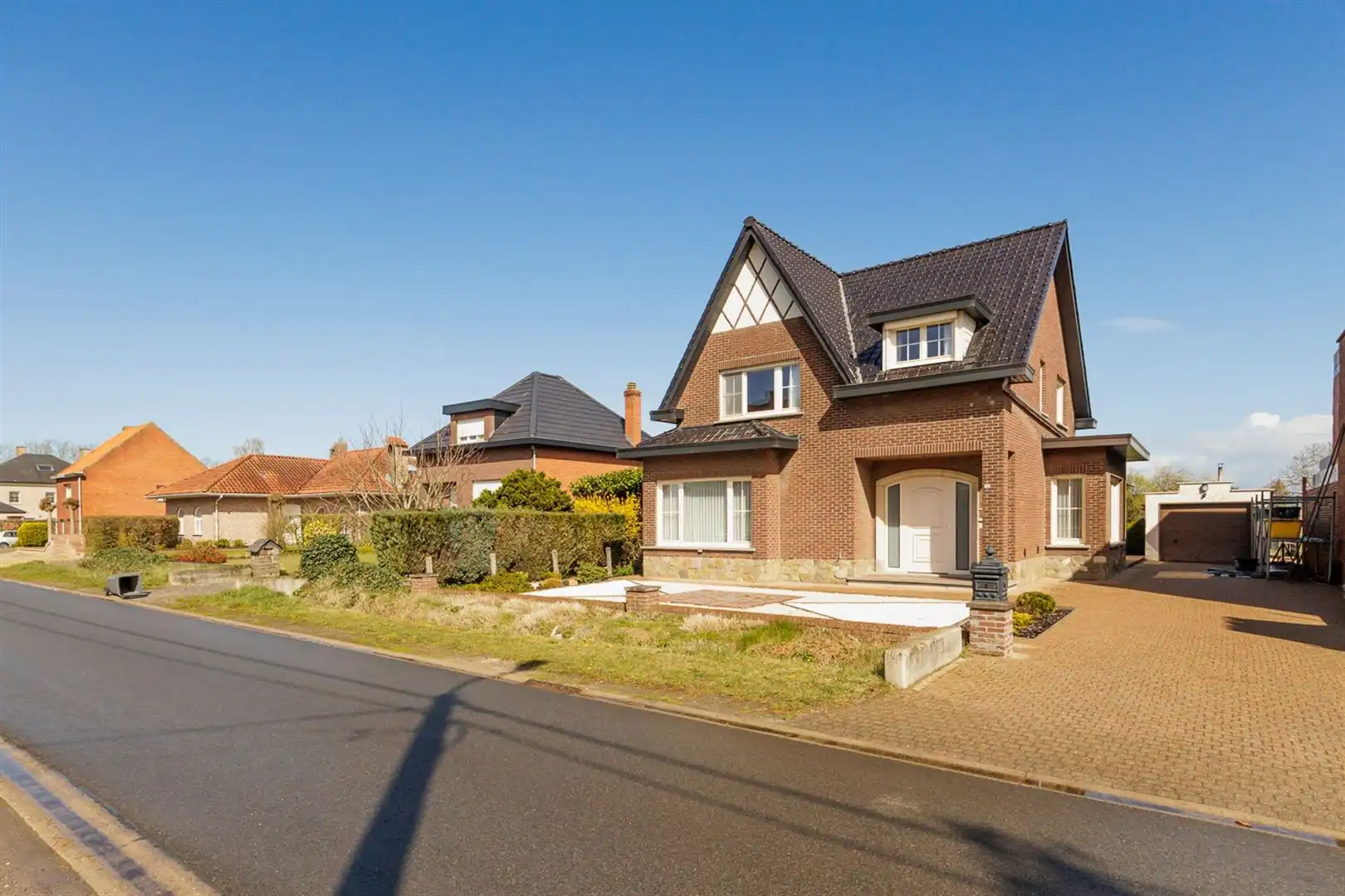 Instapklare woning met garage en tuin! foto 23