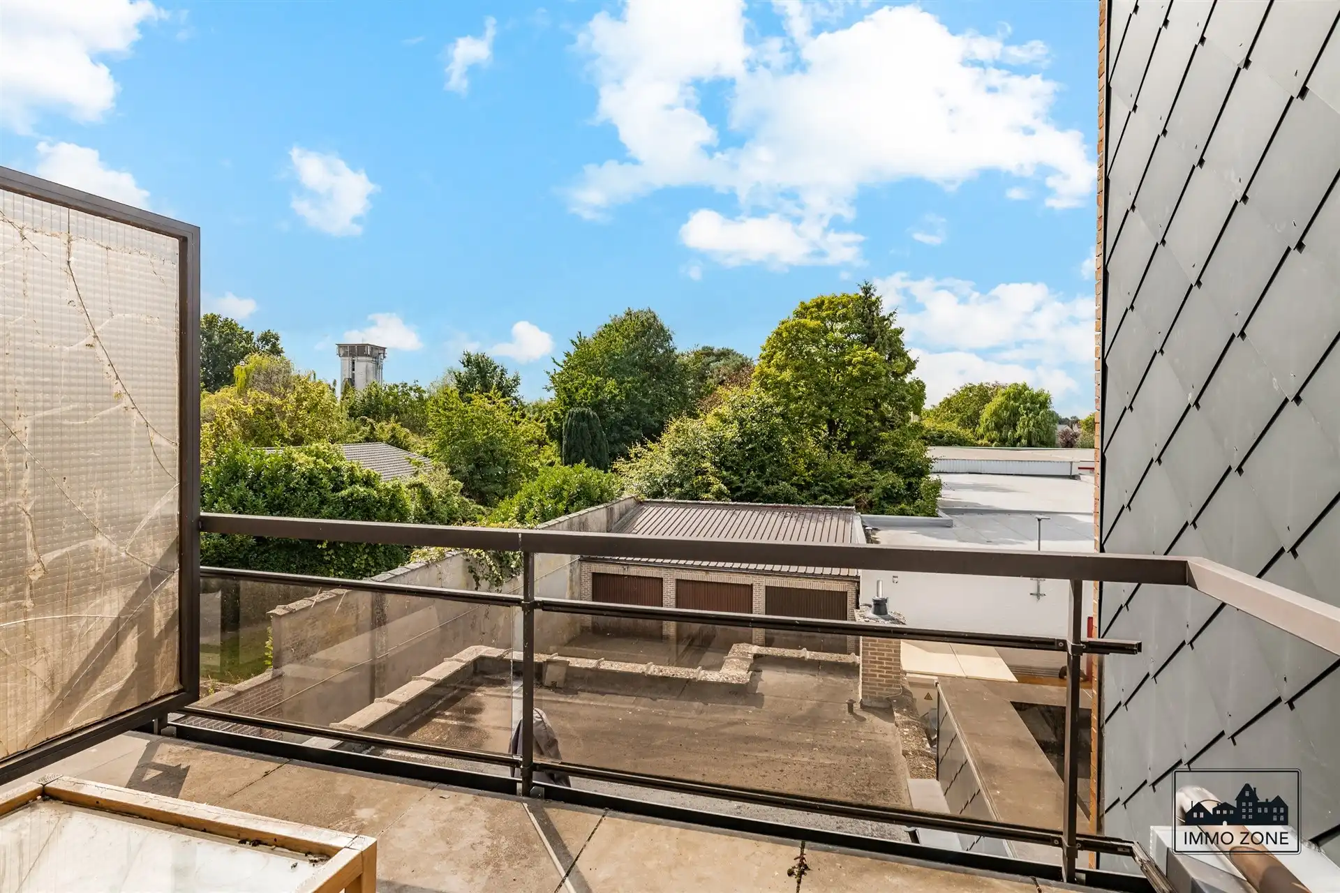 Ruim éénslaapkamerappartement te koop met terras en garage foto 8