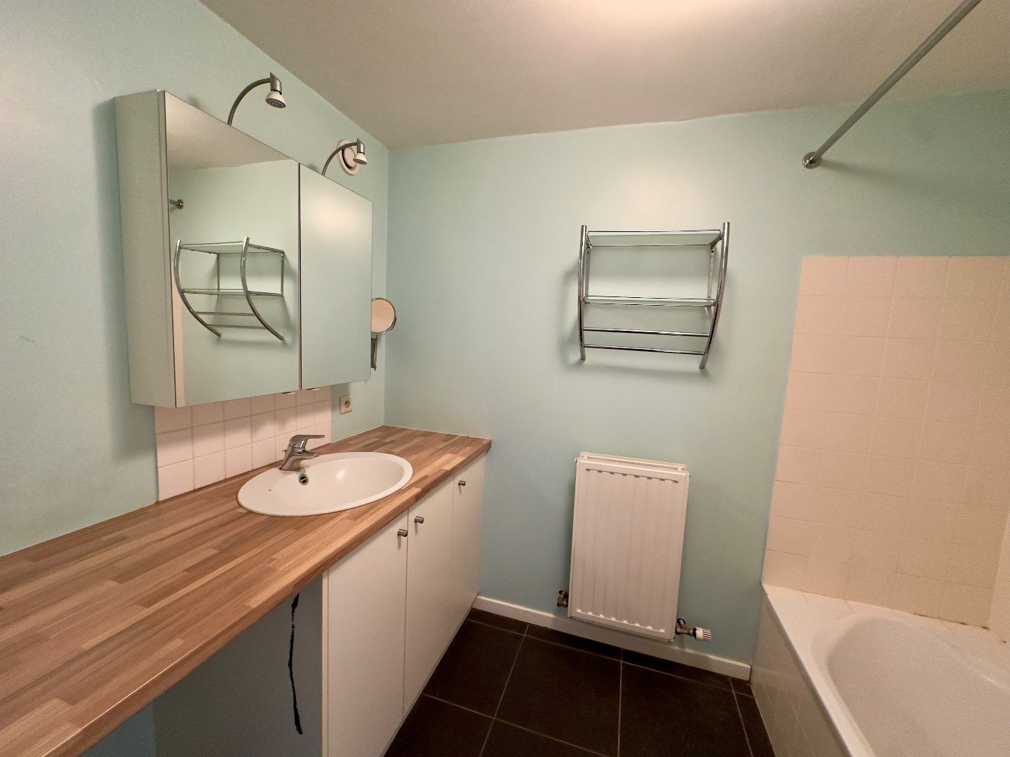 Goed gelegen appartement met 2 slaapkamers, terras en autostaanplaats te Tongeren foto 9