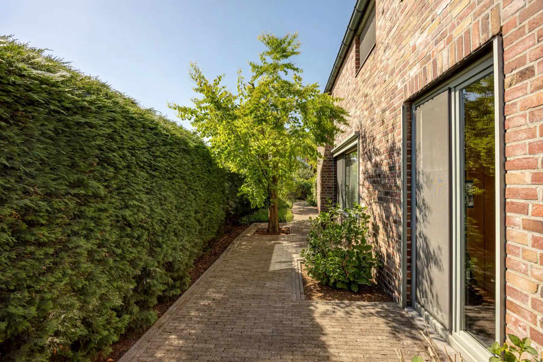 Ruime gezinswoning op een perceel van ca 675 m² in een doodlopende straat. foto 22