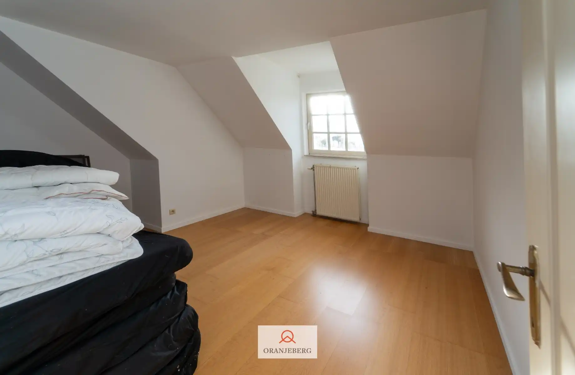 Zeer ruim 3 slaapkamer appartement (230 m²) foto 6