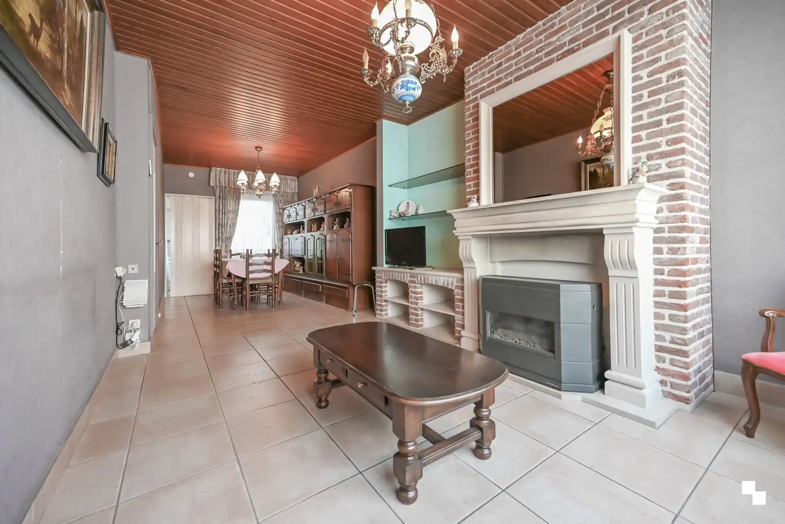 Centraal gelegen ééngezinswoning met vier slaapkamers te Izegem foto 2