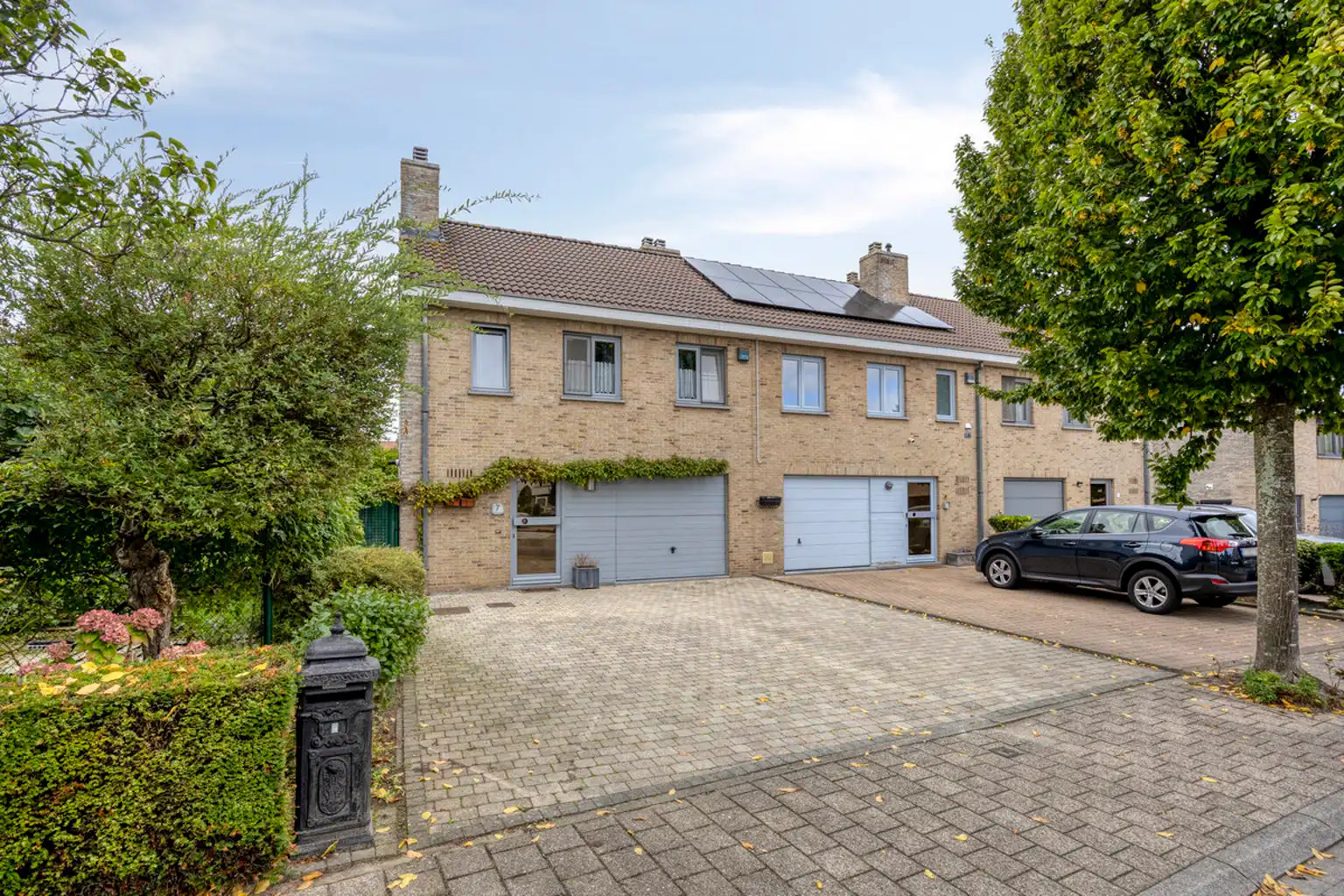 Halfopen bebouwing met 4 kamers op 5are 60ca foto {{pictureIndex}}