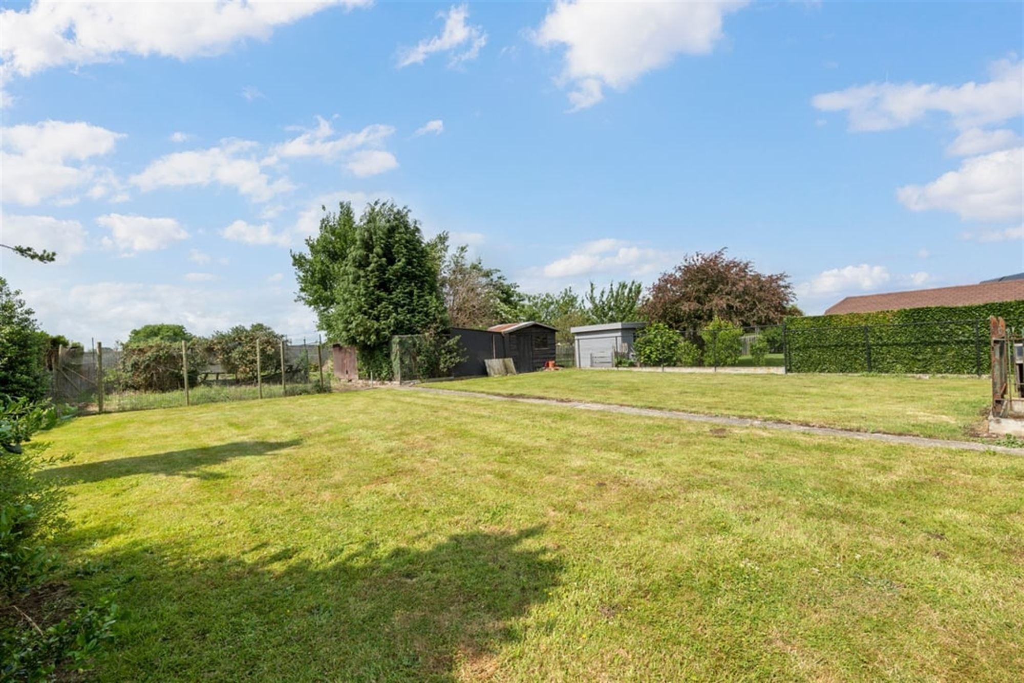 OP TE FRISSEN GELIJKVLOERSE WONING OP EEN PERCEEL VAN 14A53CA IN BRUSTEM foto 5