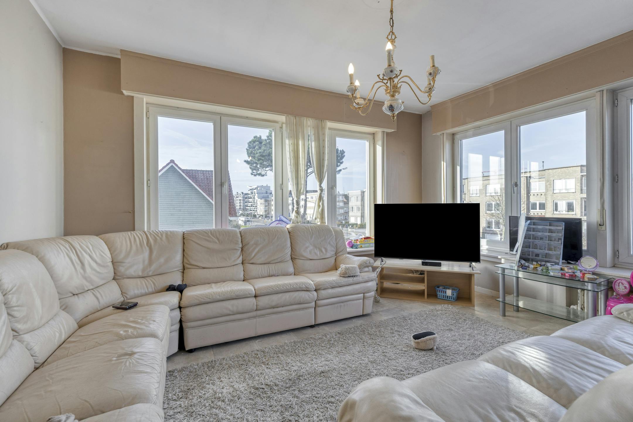 Te renoveren opbrengsteigendom te koop in Blankenberge foto 5