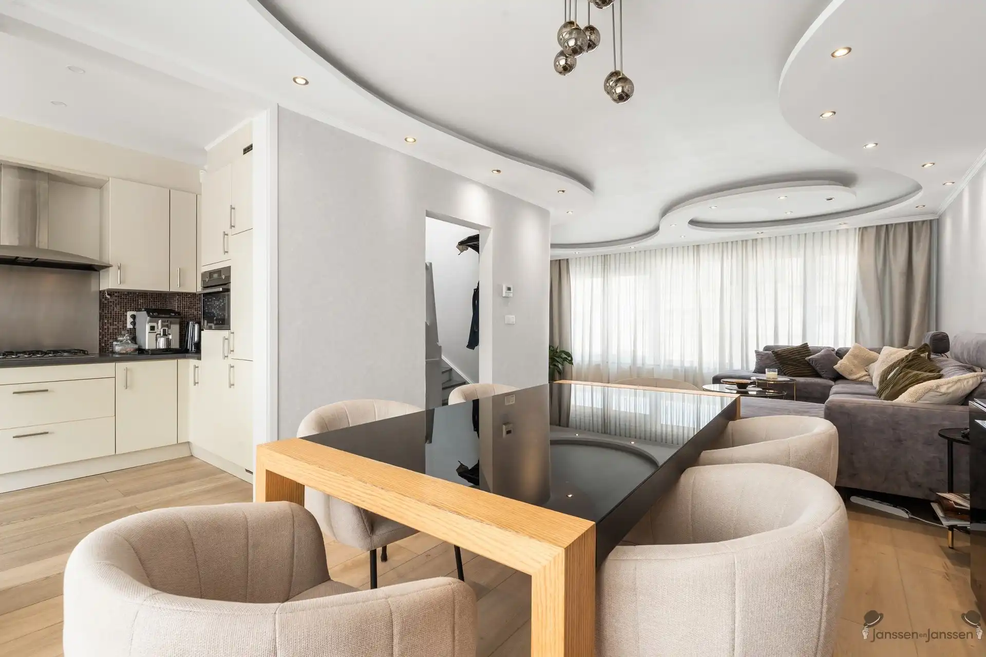 Instapklare bel-etage met 3 à 5 slpk's in Ekeren foto 8