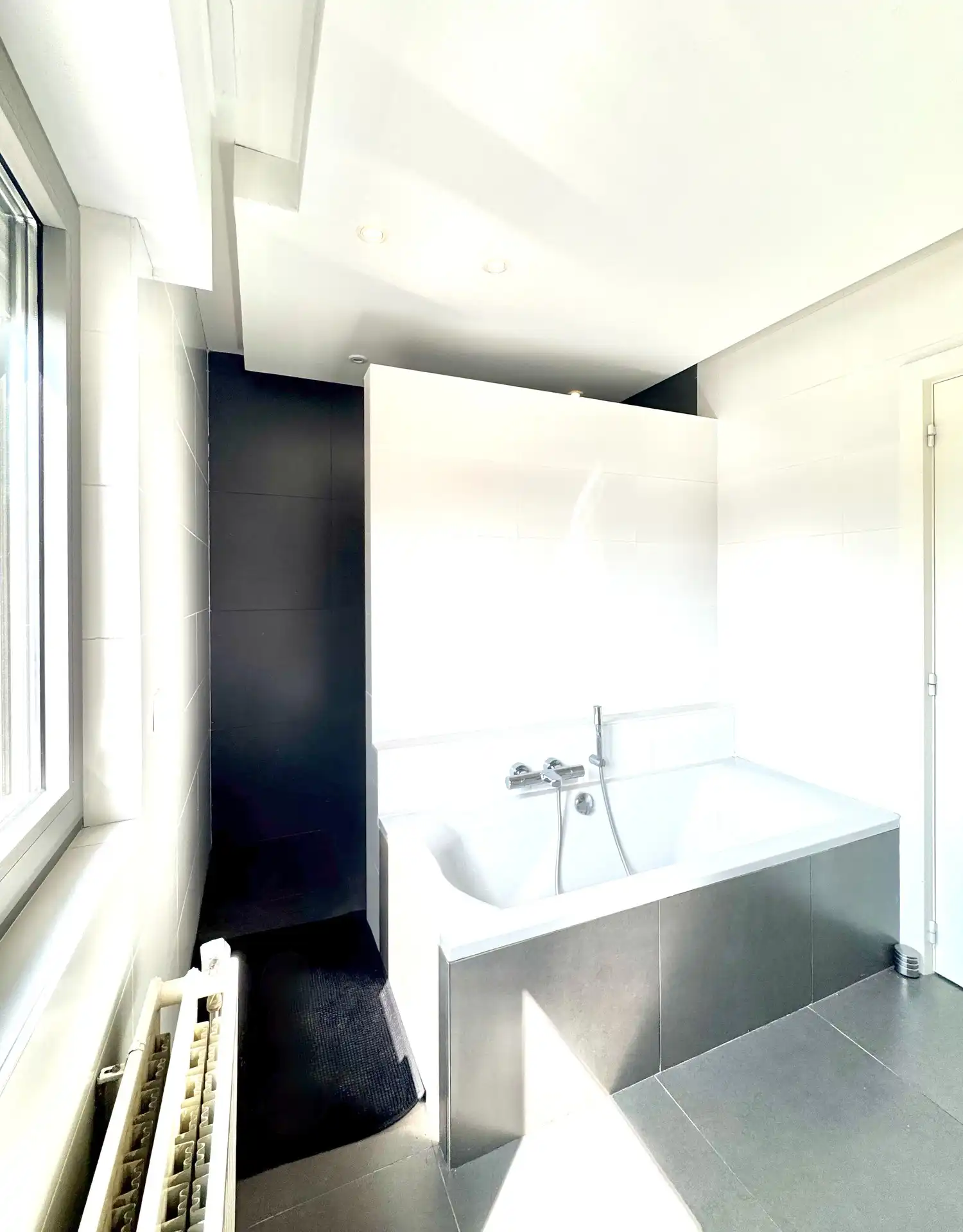 BREDE GEVEL- WONING | ZWEMBAD | DUBBELE GARAGE | TUIN |1.055 M² foto 31