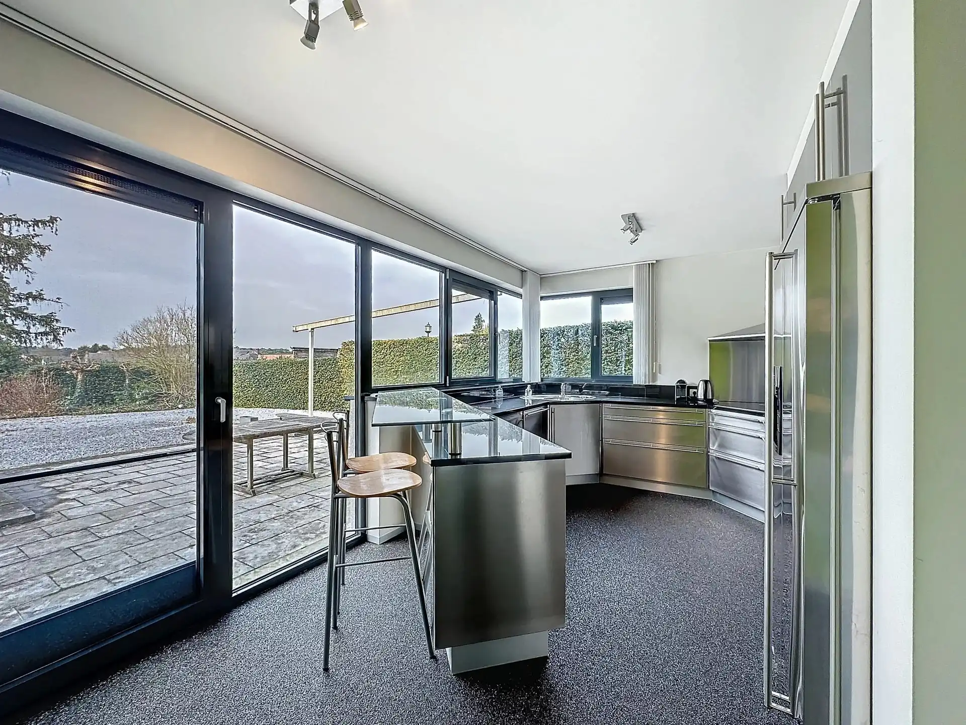 Unieke moderne woning met een dubbele bestemming op een perceel van 29a24ca. foto 47