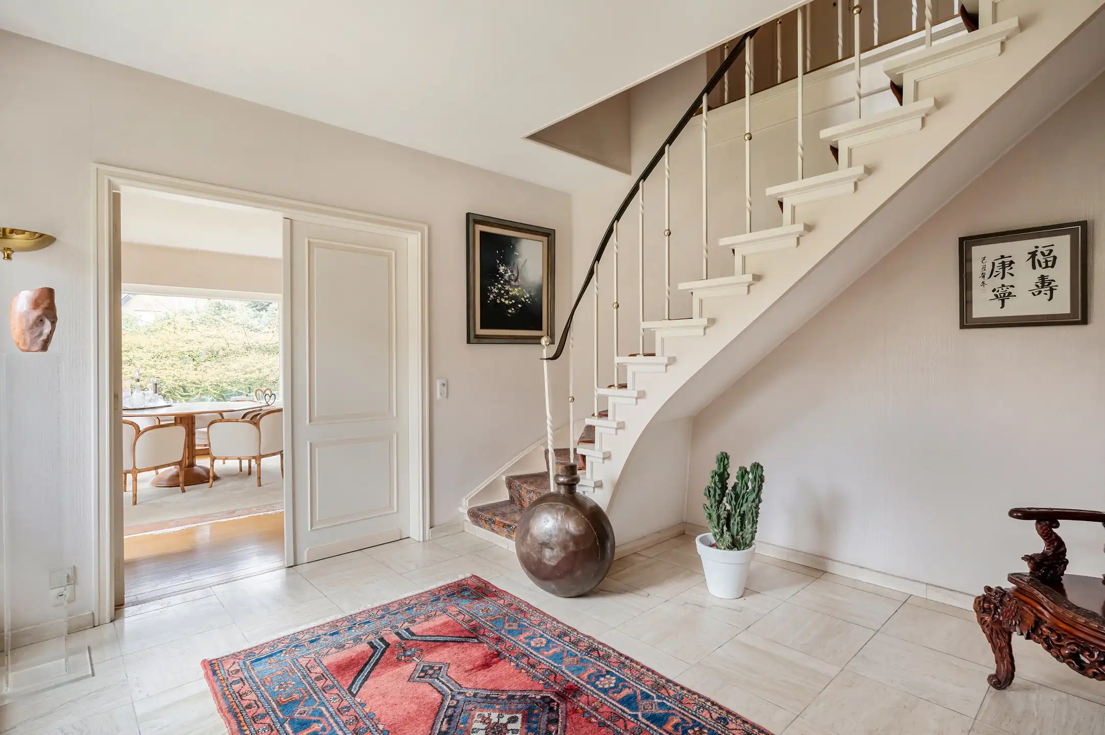 Statige villa gelegen op een prachtig perceel van ca. 1816m² in een rustige, groene residentiële omgeving.  foto 2