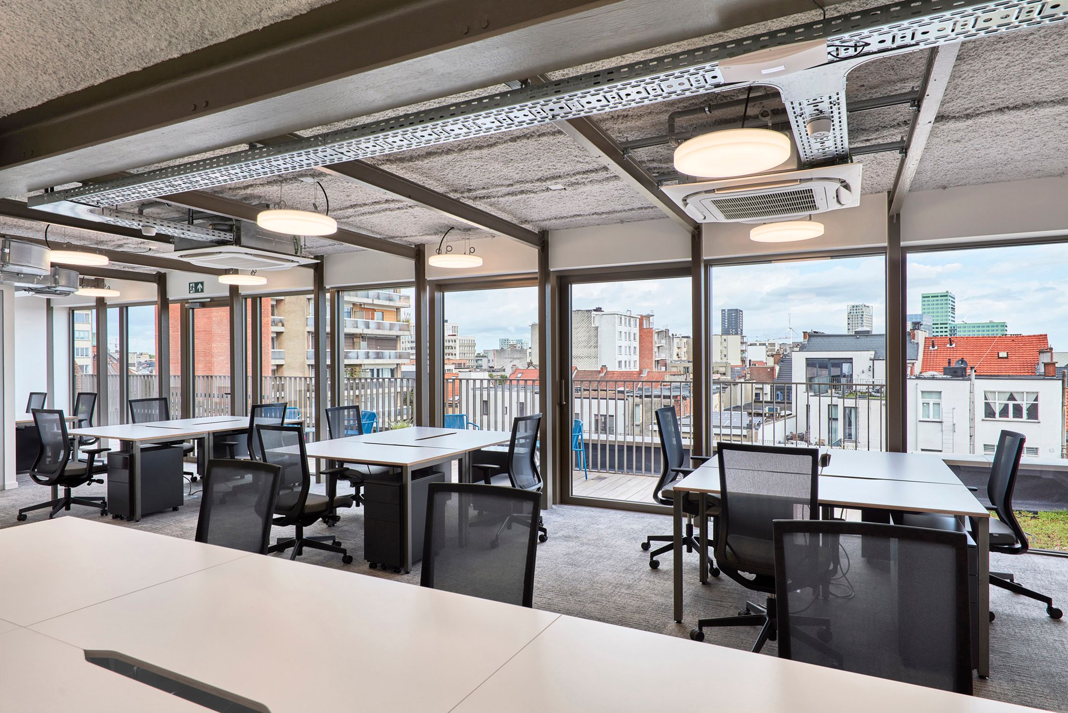 Te Huur: CO-Working -Kantoorruimtes te Antwerpen Zuid. foto 5