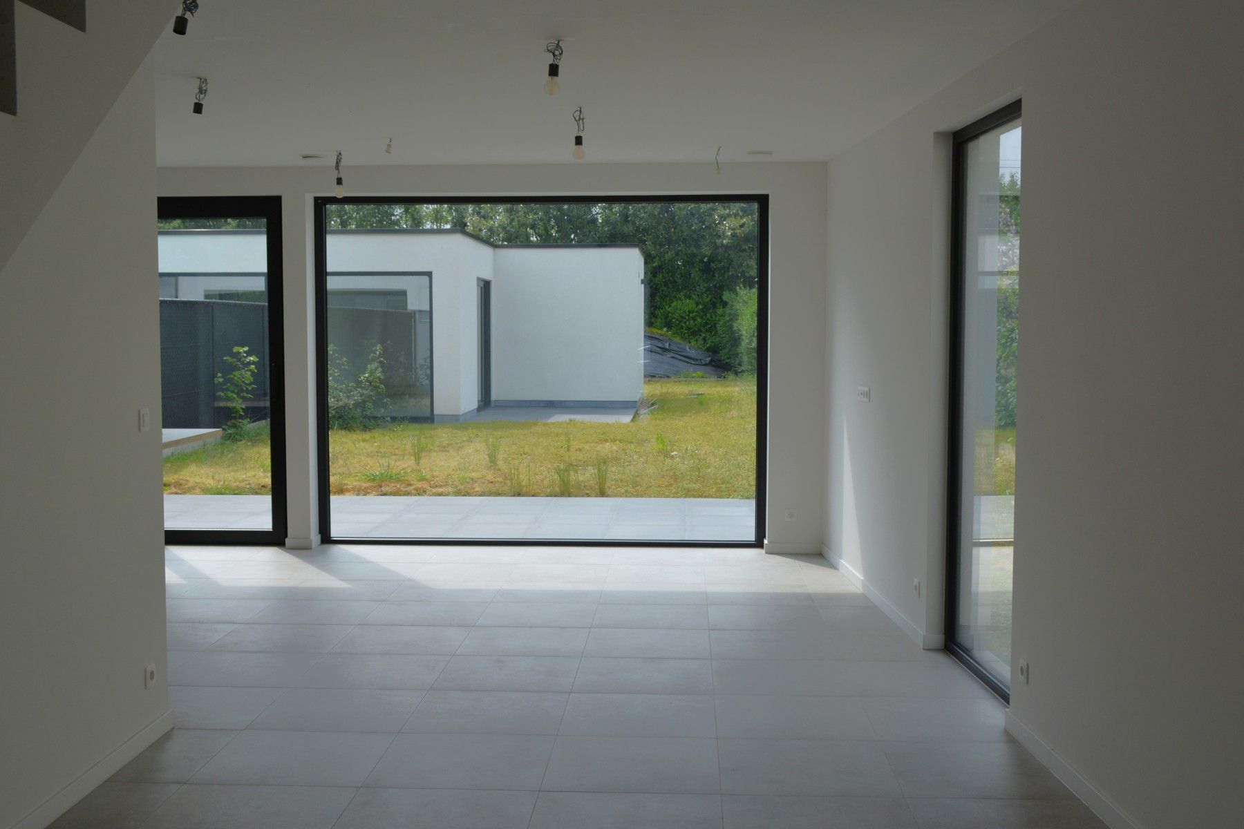 Knappe nieuwbouwwoning met bijgebouw op centrale locatie foto 7