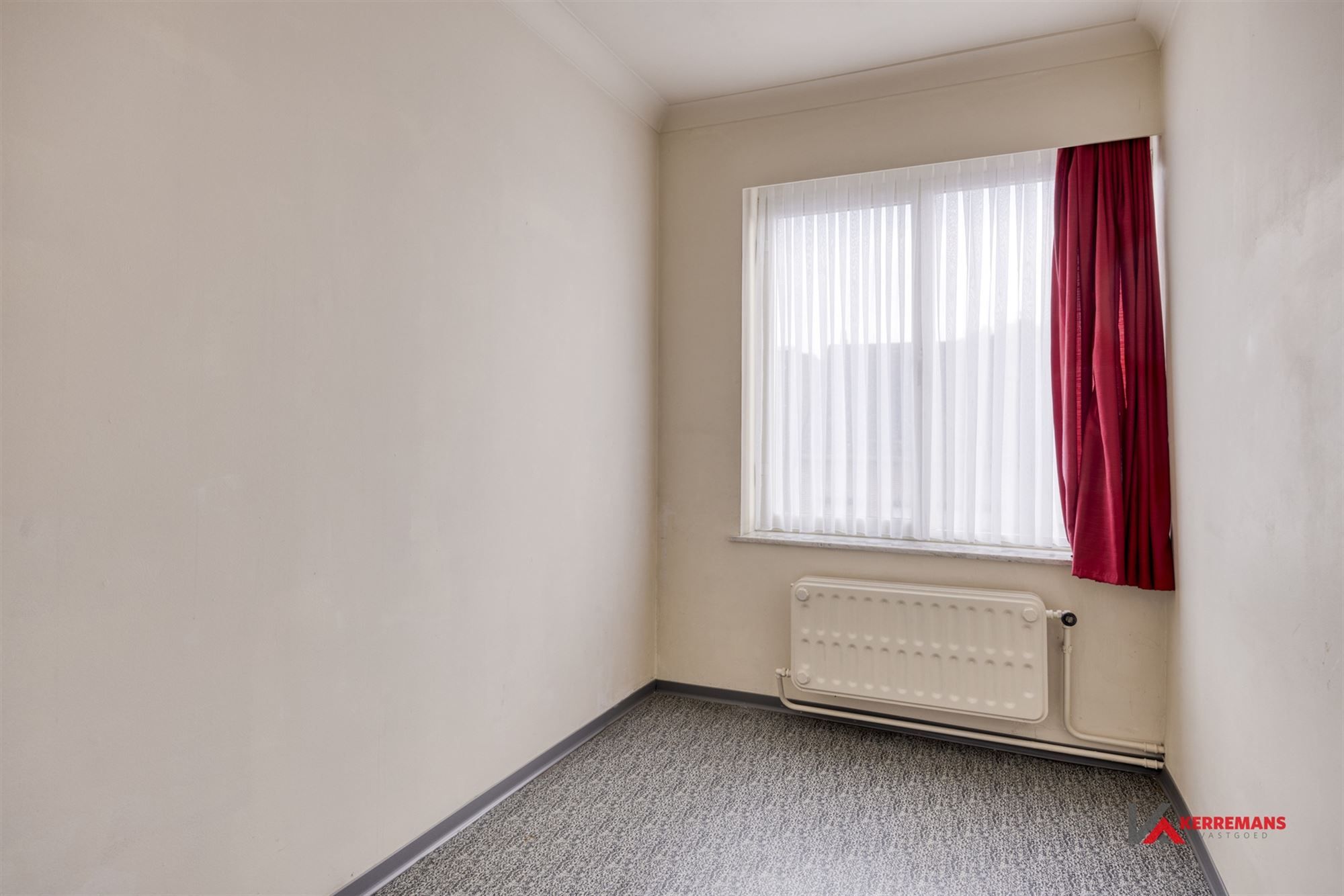 Ruime Woning met 3 slaapkamers, tuin en garage. foto 14