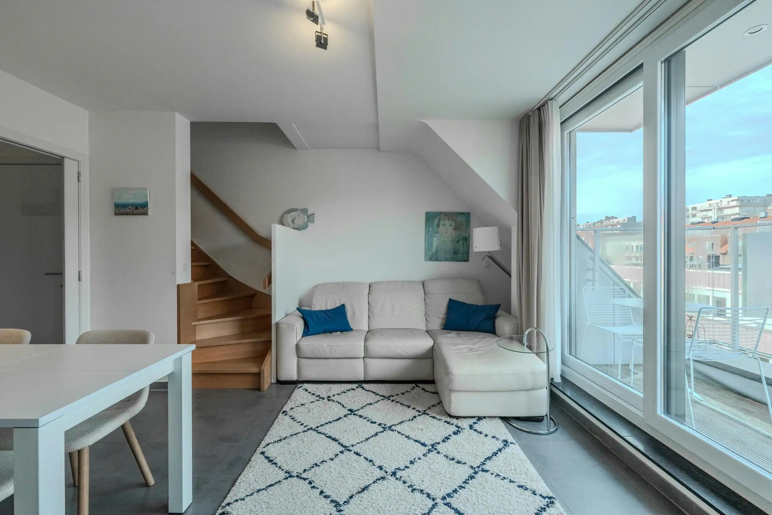 Modern duplex appartement vlak achter de vernieuwde Zeedijk! foto 4