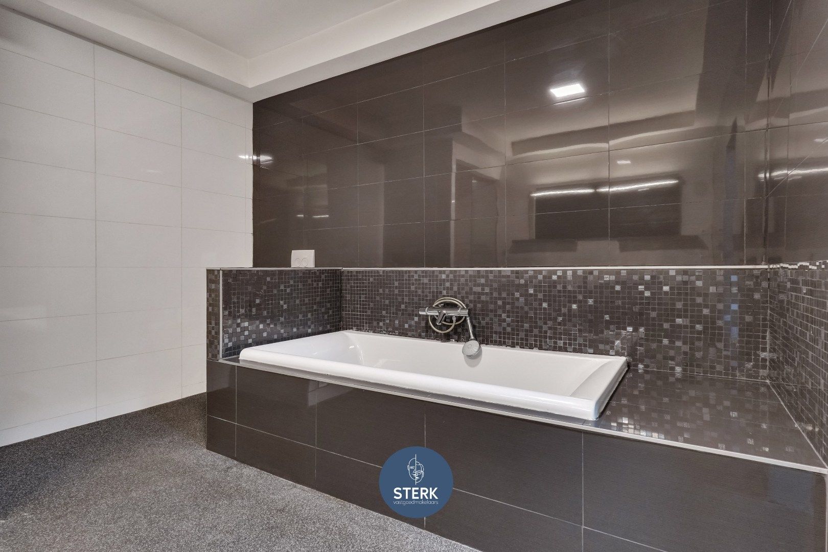 CHARMANTE VILLA MET 5 SLPKS OP EEN GUNSTIGE LOCATIE NABIJ NEDERLAND !  foto 21