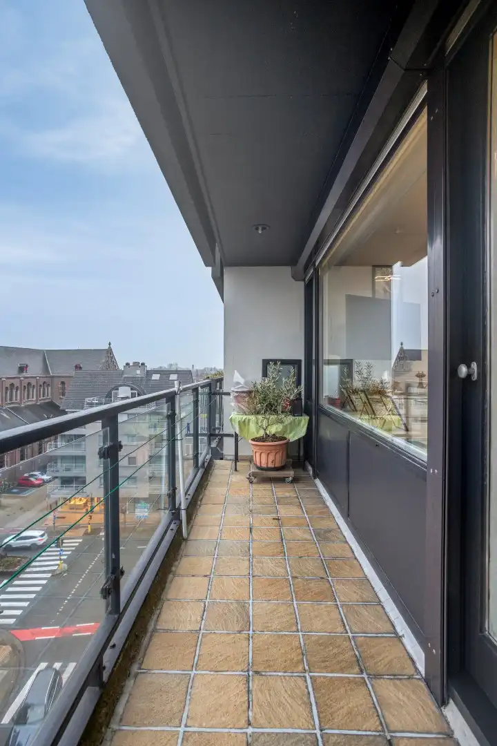 Zeer mooi gerenoveerd appartement met 2 slaapkamers en garage! foto 14