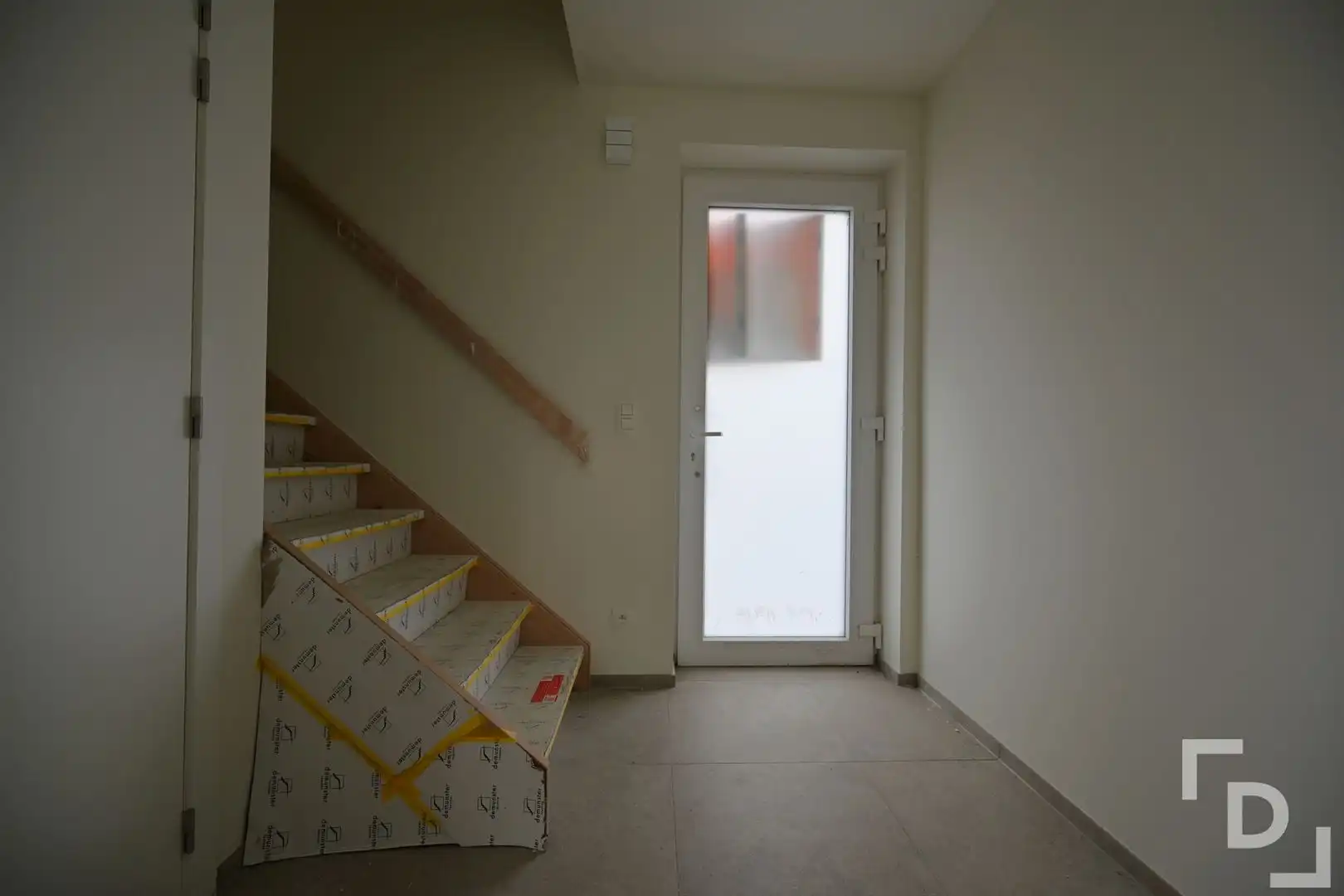 Afgewerkte nieuwbouwwoning te huur in hartje Proven. foto 17