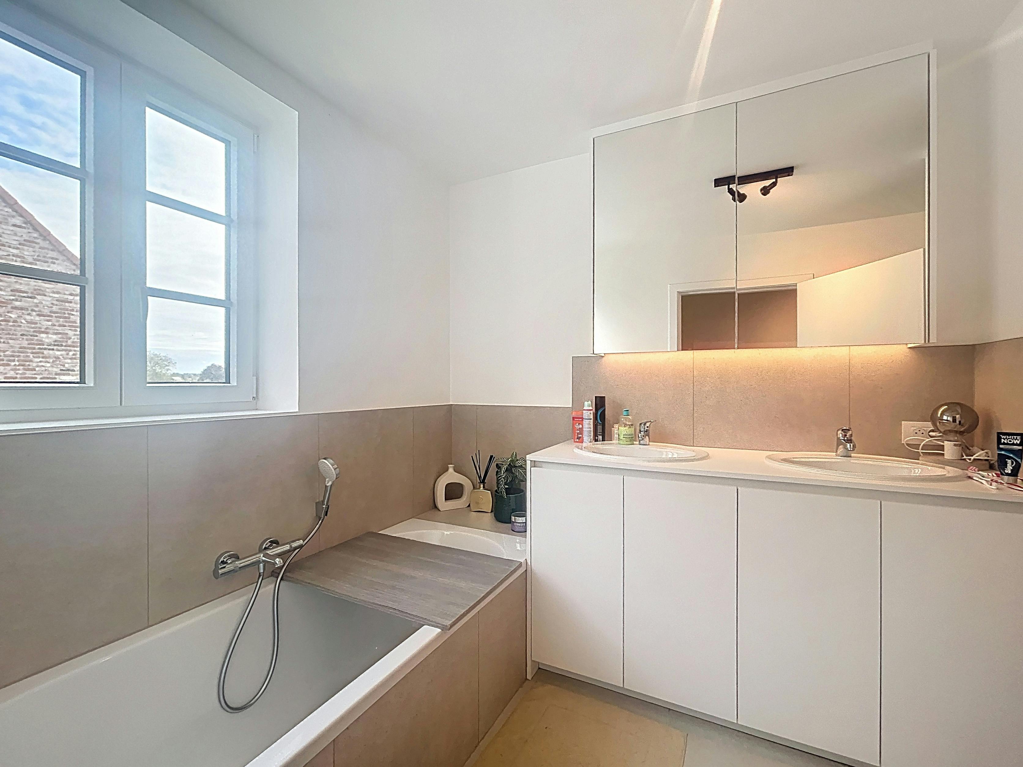 Prachtige ruime halfopen woning te huur in Waregem foto 15