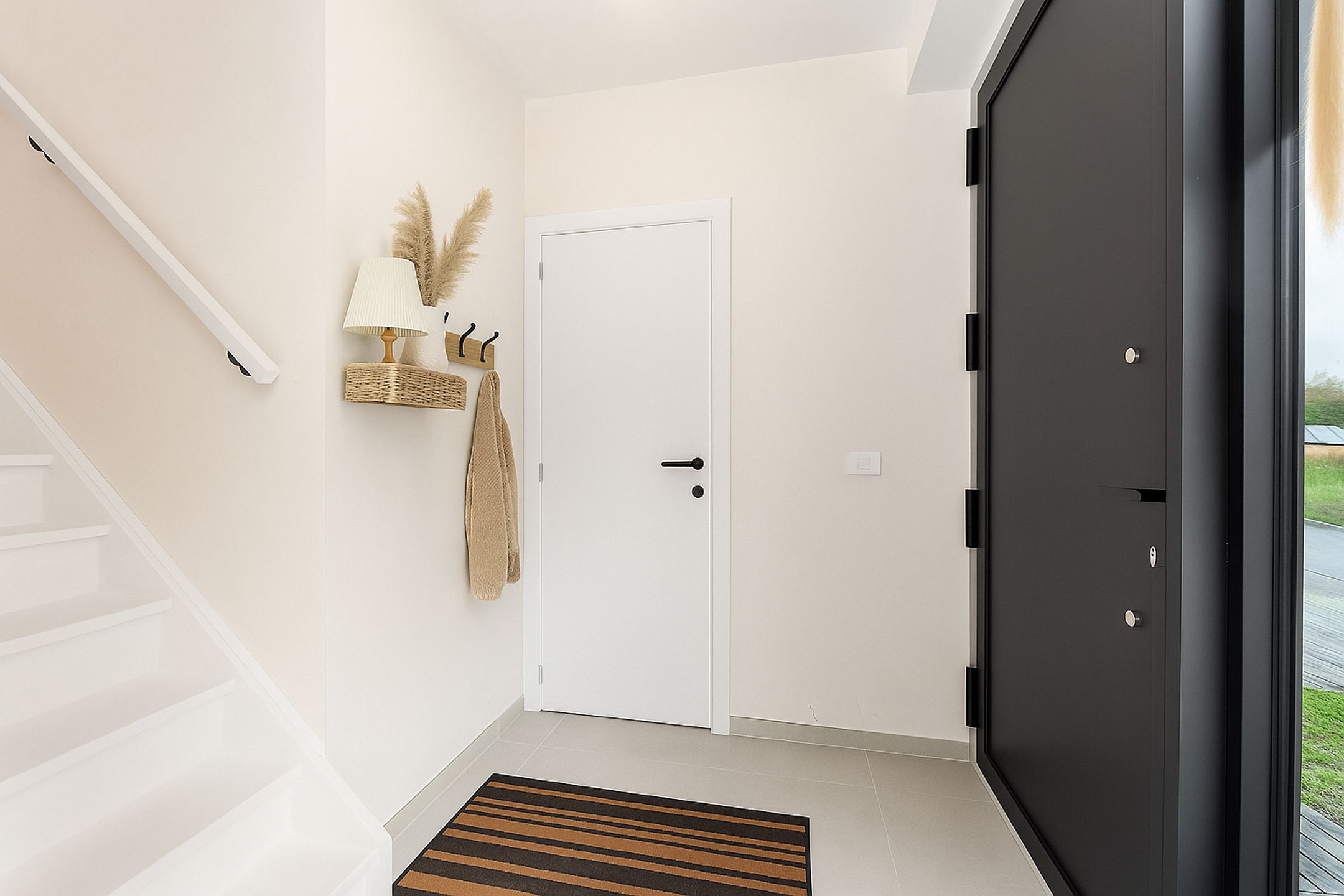 Nieuwbouwwoning met zonnepanelen, zuidgerichte tuin in Marke foto 4