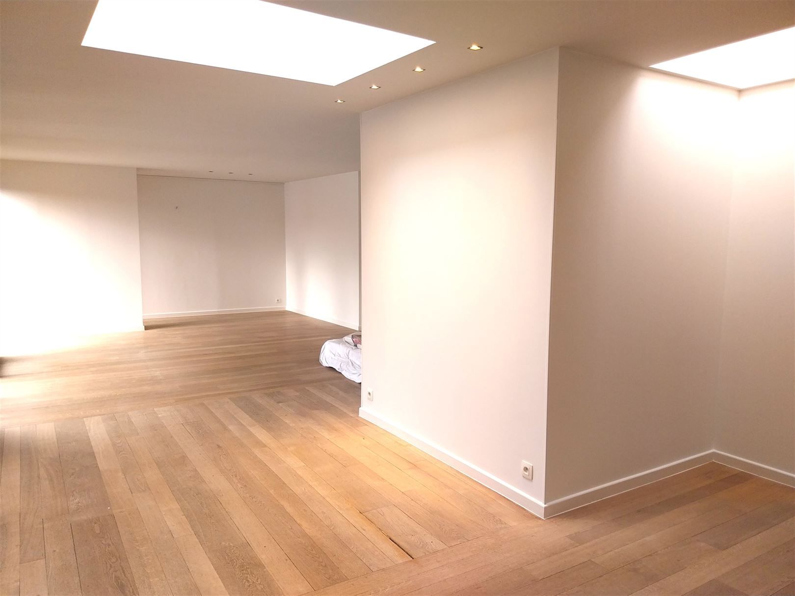 TE HUUR: Ruim appartement met 3 slaapkamers te Genk! foto 3