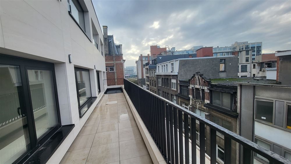 Gerenoveerd 3-slpkr appartement + ruim terras| Antwerpen-Centrum  foto 2