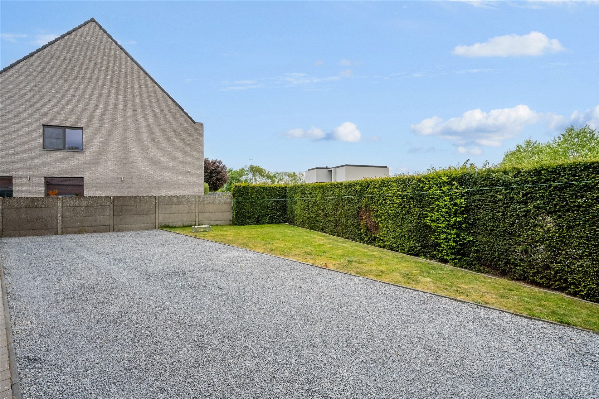 Charmante woning met 3 slaapkamers en leuke tuin. foto 3