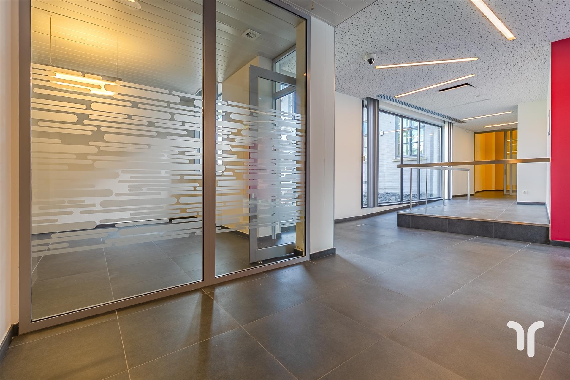 Commercieel gebouw foto 3