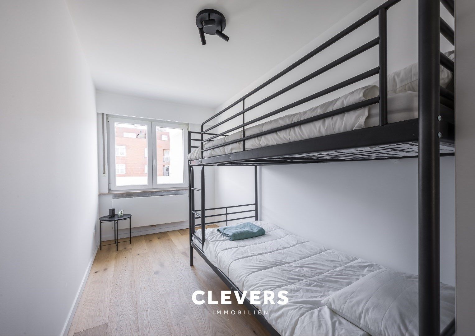 Prachtig ingericht en 100% vernieuwd appartement met 2 slpks foto 11
