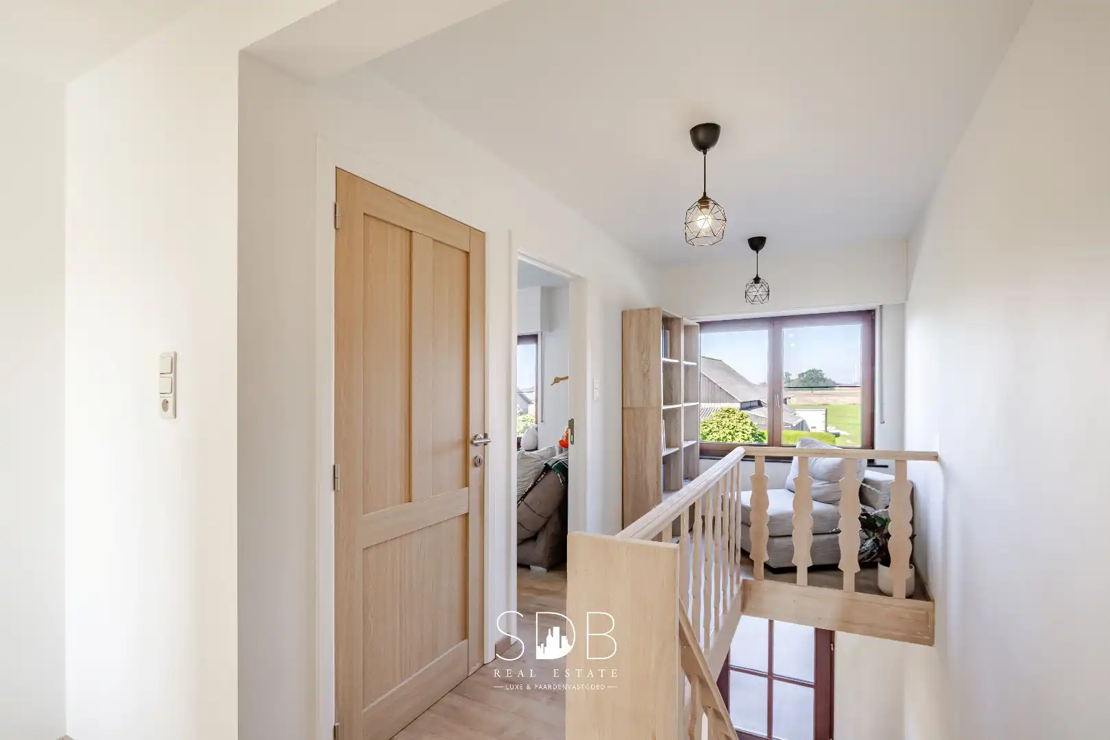 Hedendaagse woning met hippische accommodatie op 17.782m² foto 10
