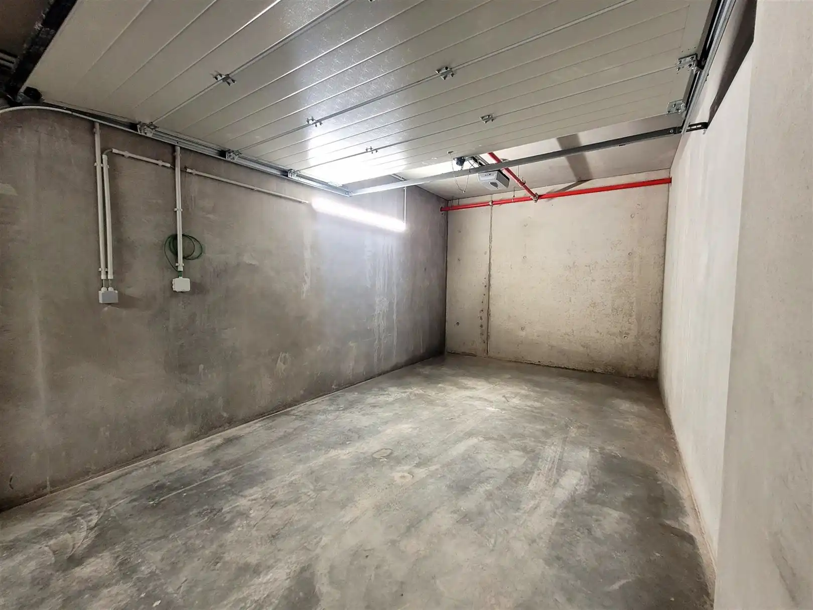 Gesloten garagebox in nieuwbouwresidentie Eclips foto 2