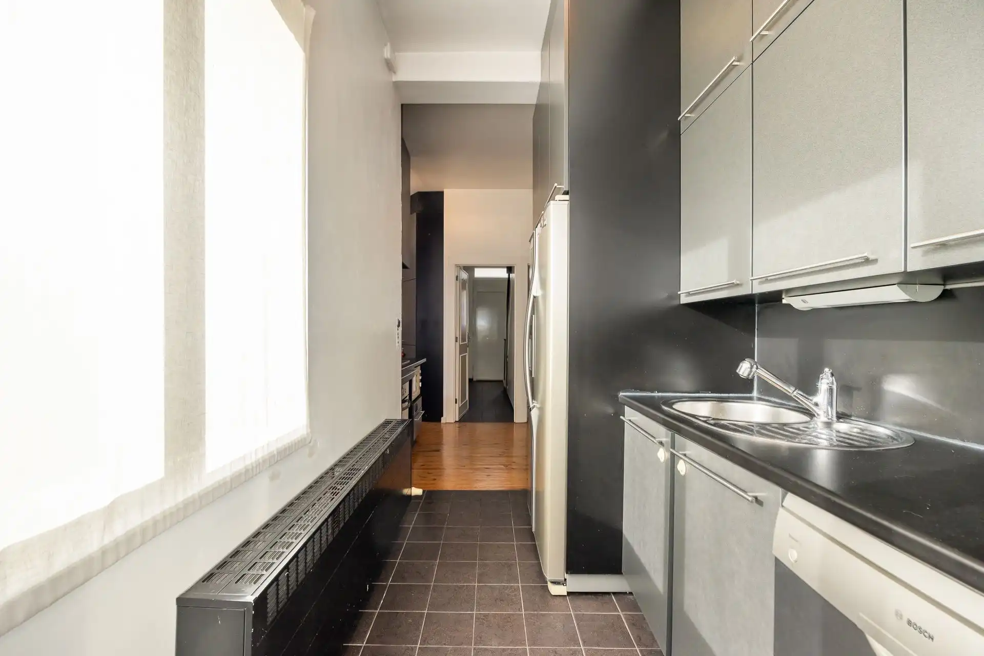 Charmante en instapklare gezinswoning in Valaarwijk foto 6