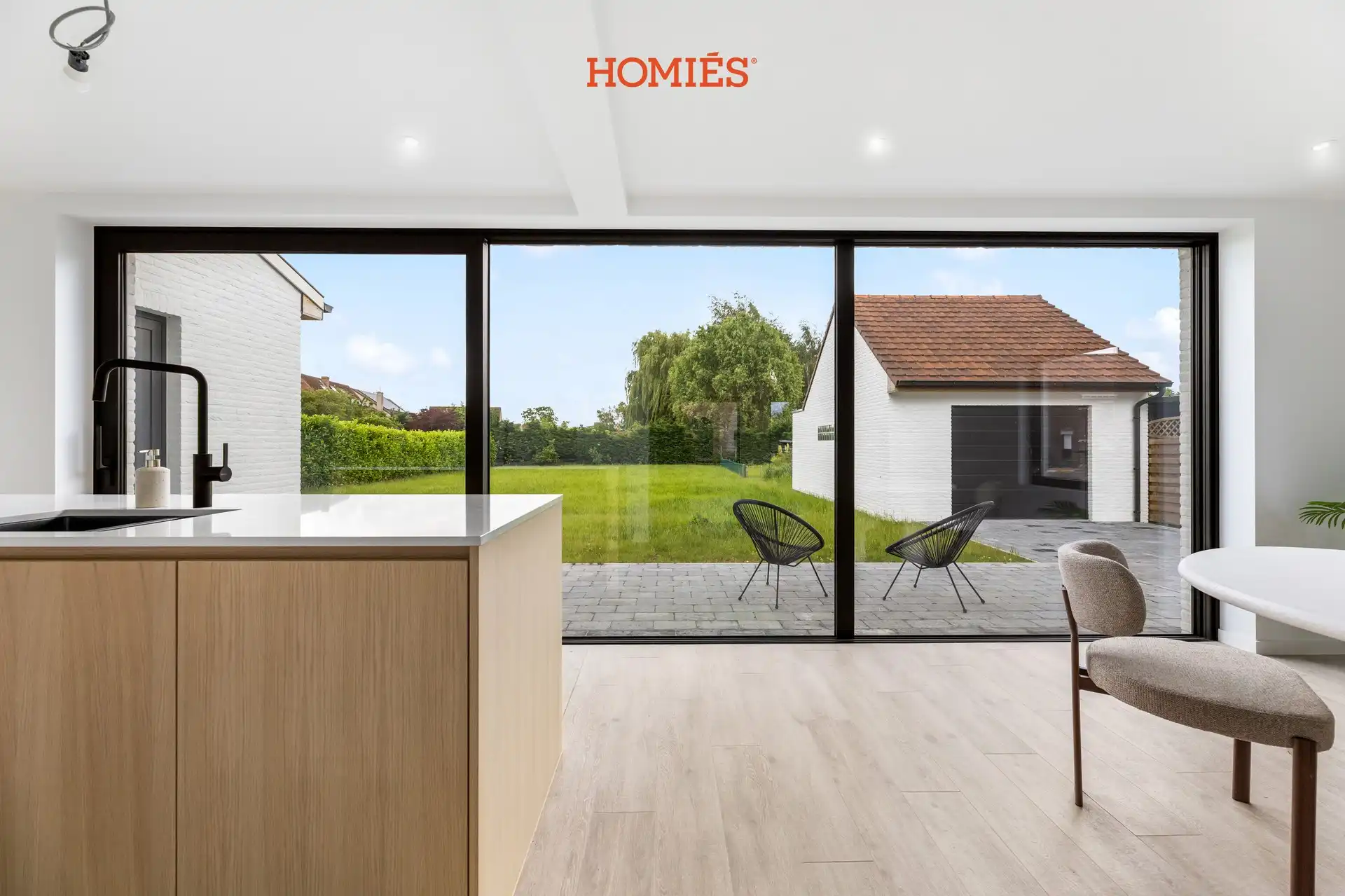 Volledig gerenoveerde woning met 4 slaapkamers foto 3