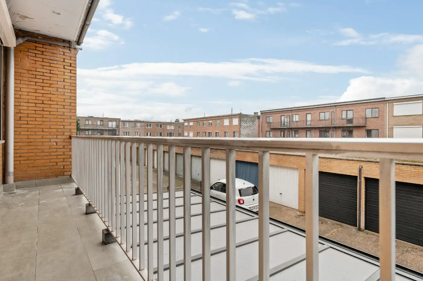 Gezellig, instapklaar app. op 1e verd. met 2 slpk., balkon en een garagebox foto 17