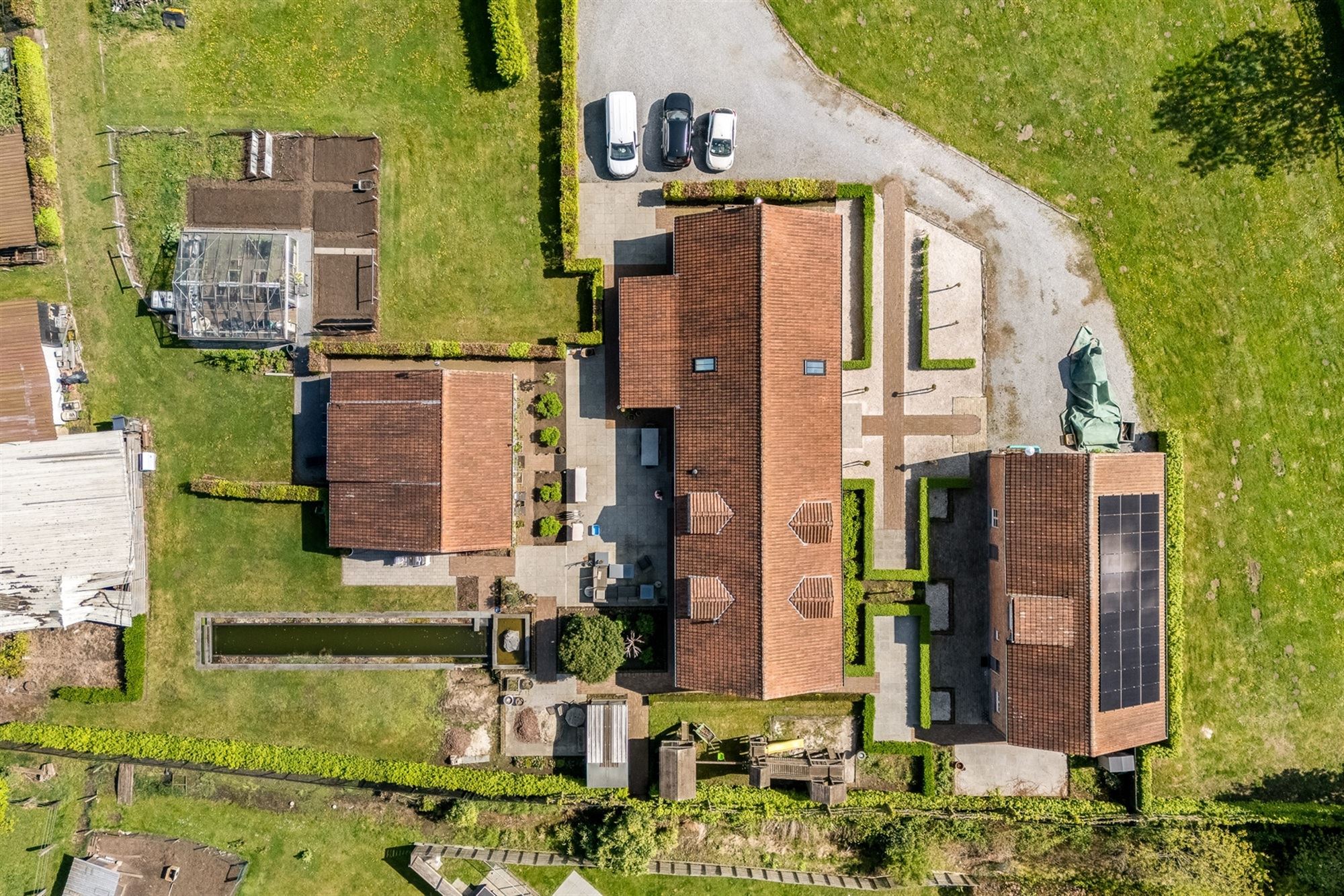 UNIEK EIGENDOM TE PAAL OP PERCEEL VAN MAAR LIEFST 1,2 HECTARE foto 3