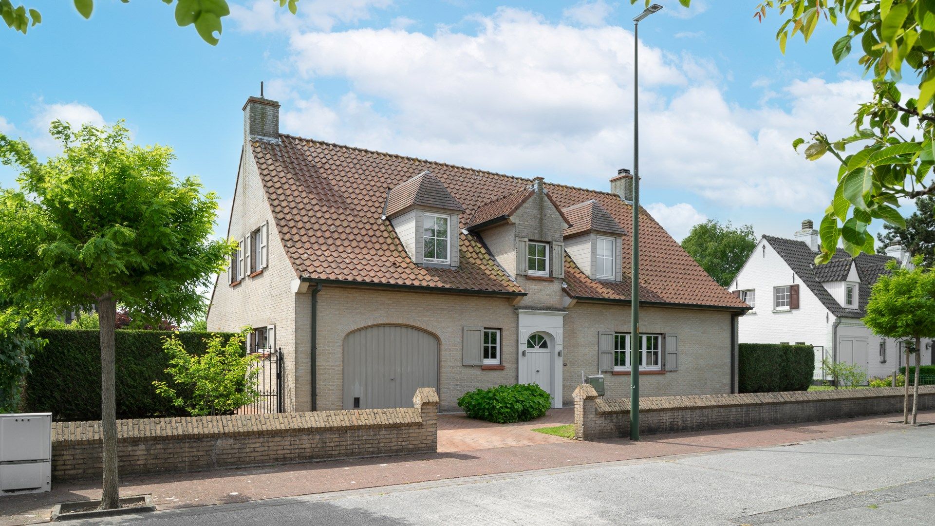 Residentieel gelegen villa op 916 m² grond  foto 2