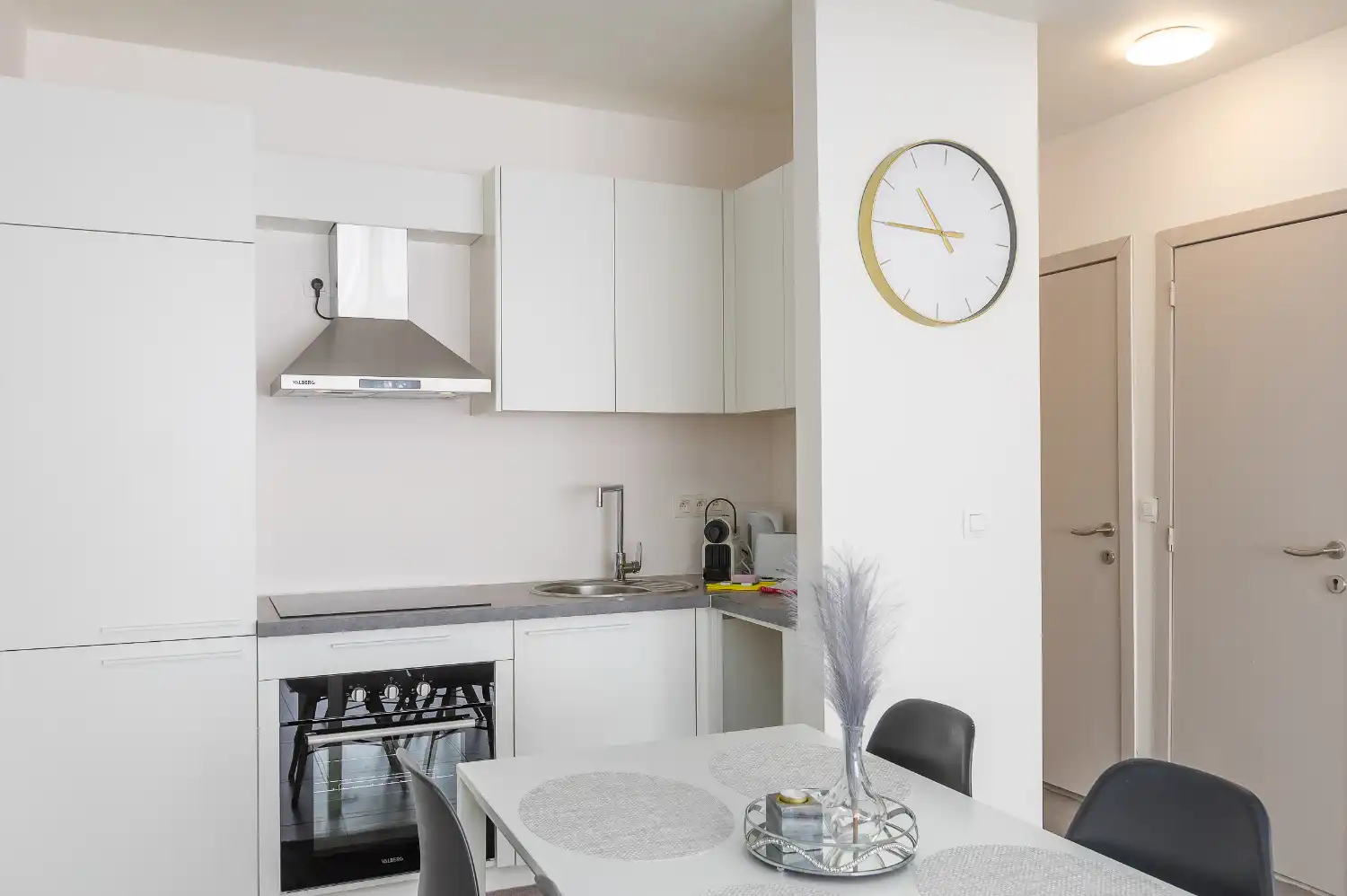 Recent gerenoveerd 2-slaapkamer appartement foto 6