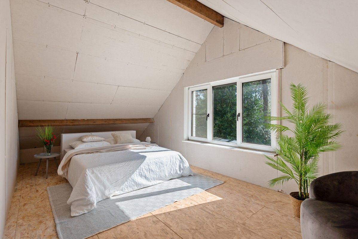 Verder af te werken charmante woning op 1840m² vlakbij het centrum van Sint-Antonius foto 13