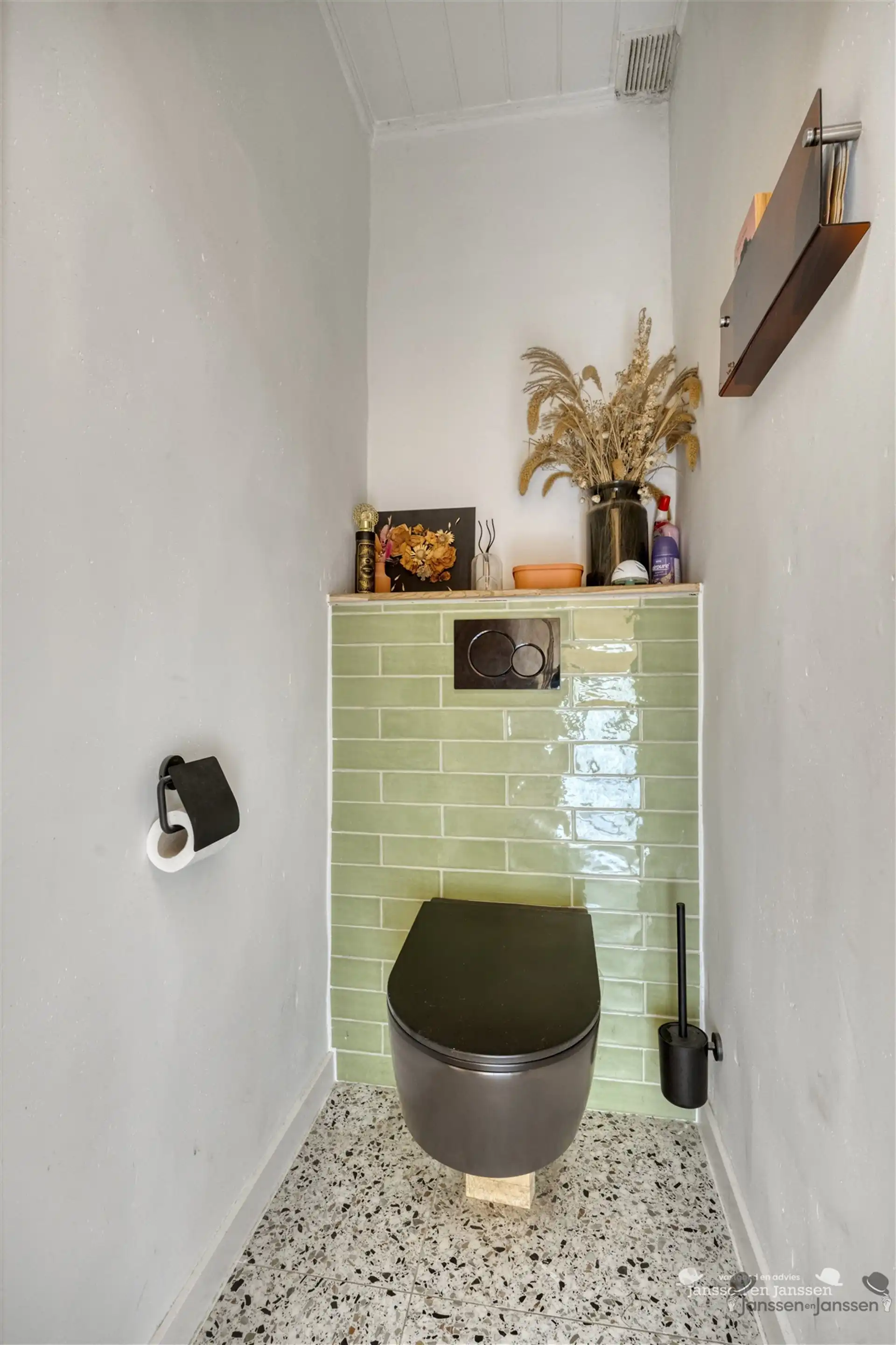 Rustig gelegen bungalow met grote tuin foto 15