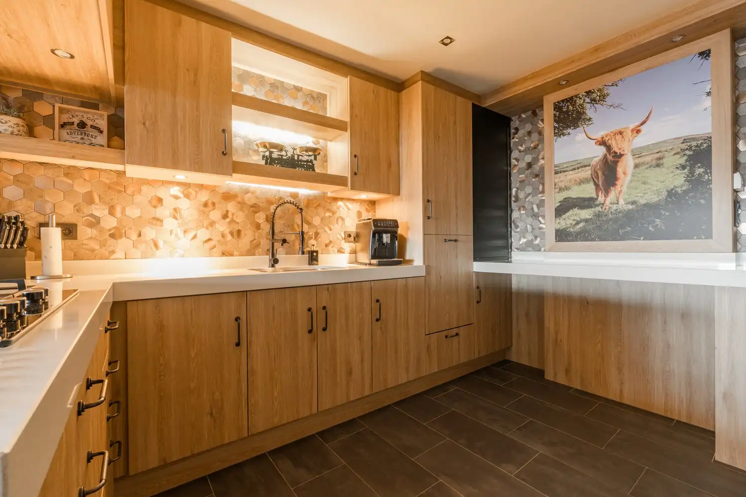 Bekende frituur met super mooi duplex appartement en zwembad te Achel foto 21