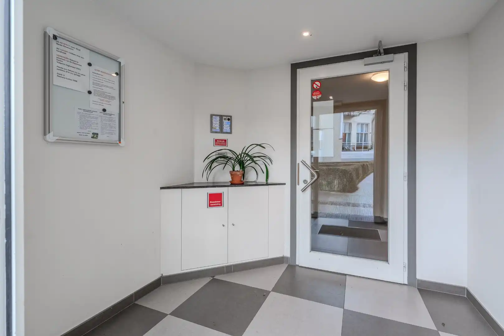 Instapklare gelijkvloerse studio nabij zee foto 12