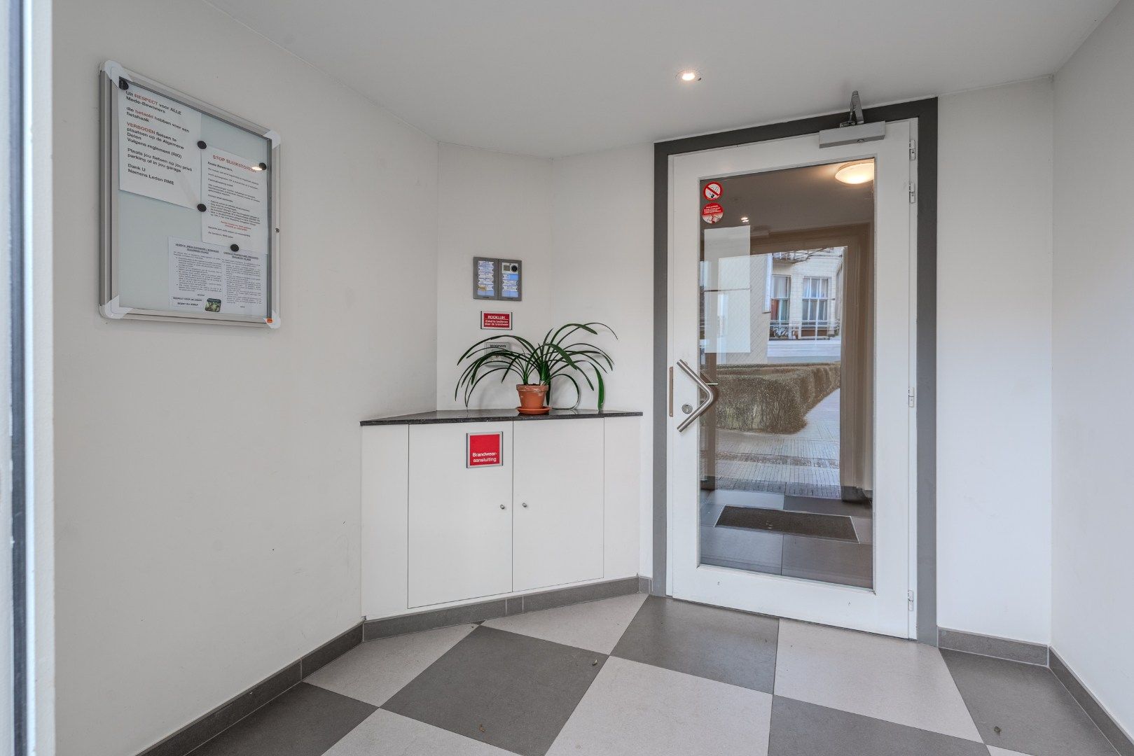 Instapklare gelijkvloerse studio nabij zee foto 12