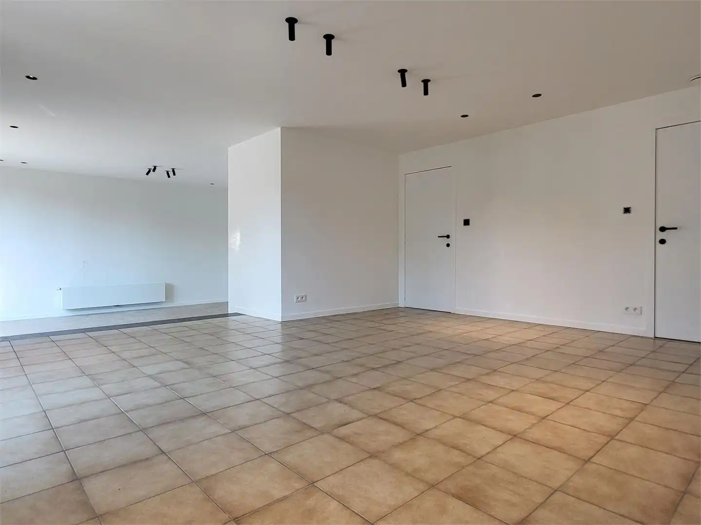 Prachtige moderne woning met bewoonbare oppervlakte van 166m² op 1209m² met zonnige tuin en garage. foto 14