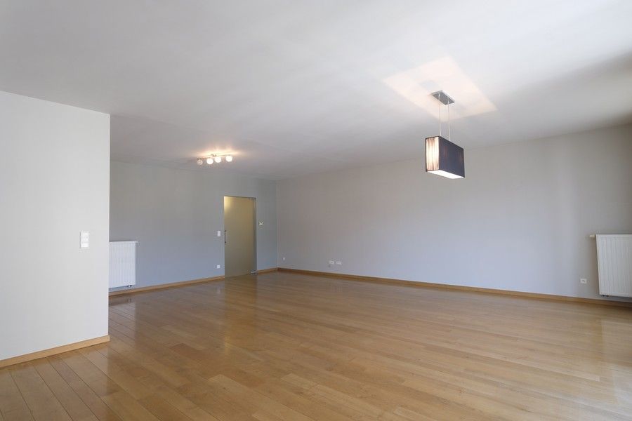 Recent 3 slpk's appartement van 145 m² in het centrum foto 3