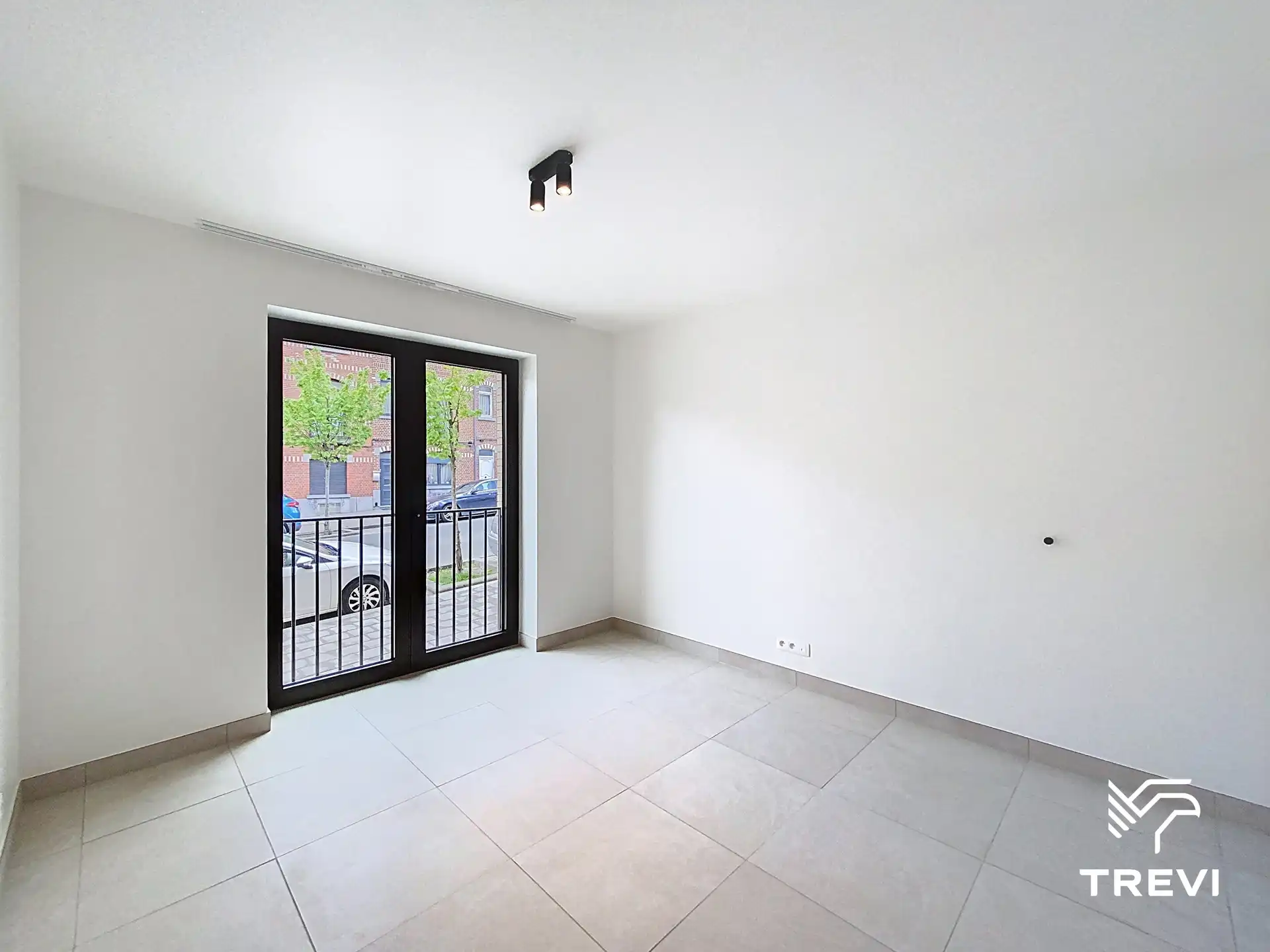 Nieuwe duplex met 4 kamers en ruime kamers foto 15