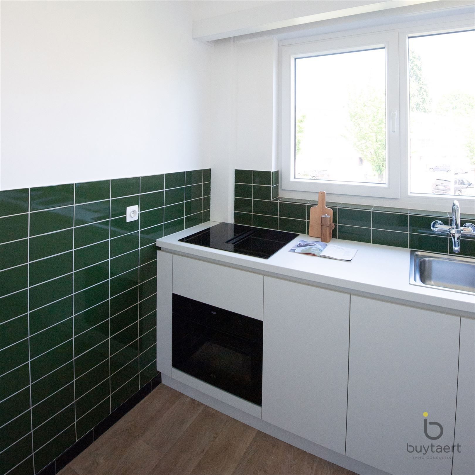 Instapklare éénsgezinswoning met drie slpks en tuin! foto 12