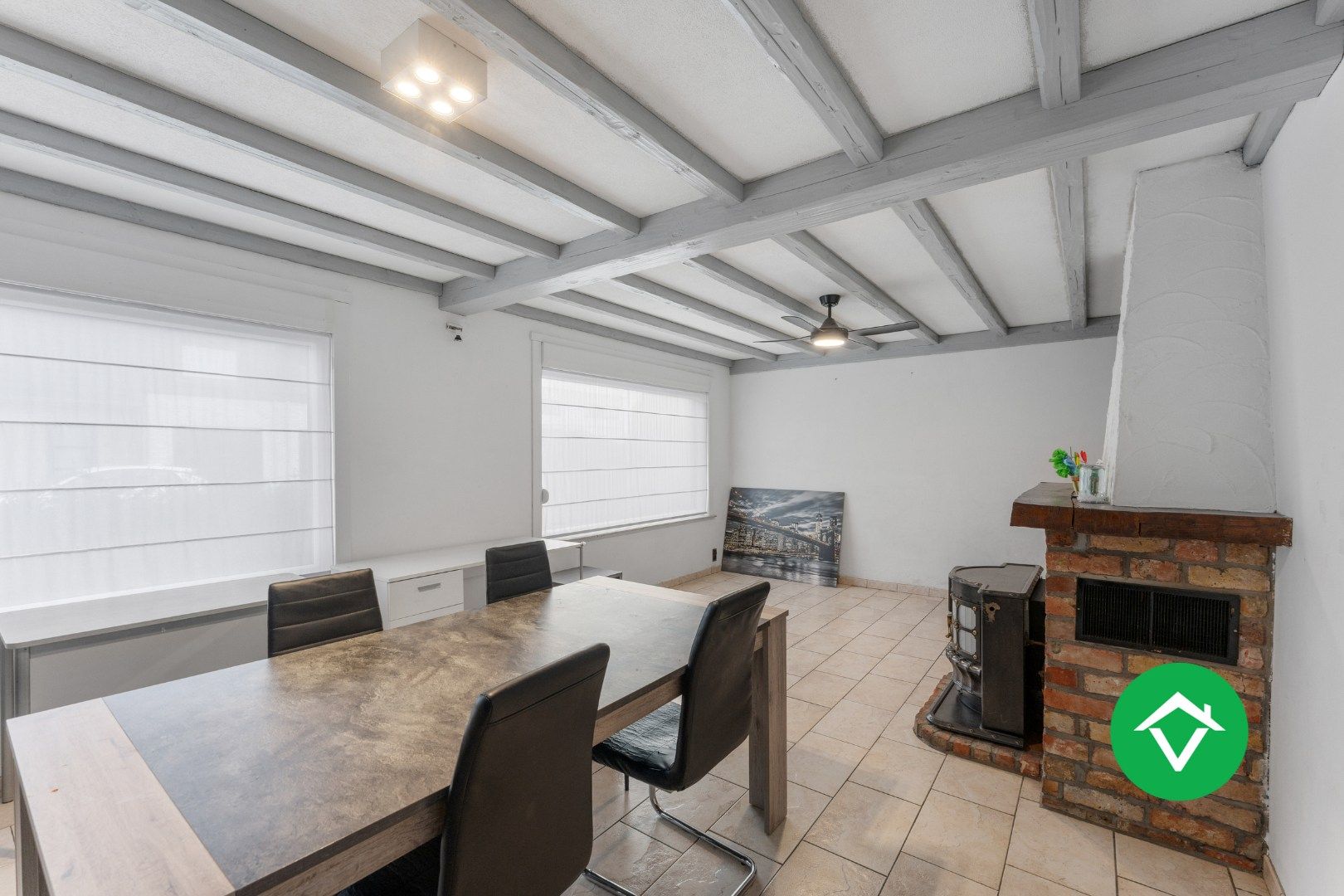 Instapklare vrijstaande woning met zonnige tuin in rustige woonwijk te Eernegem foto 4