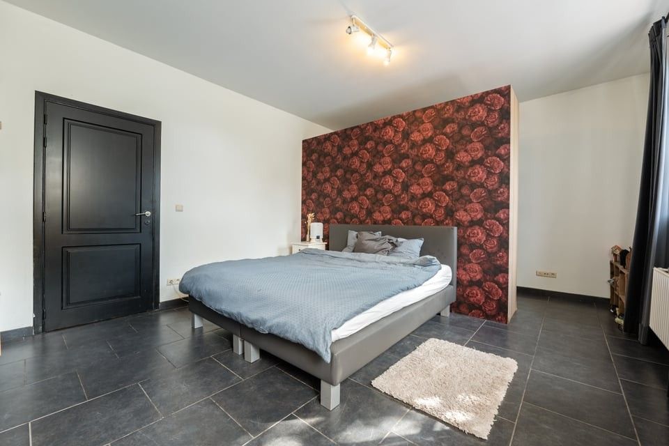 INSTAPKLAAR APPARTEMENT MET 2 SLKS, 2 AUTOSTAANPLAATSEN EN GEMEENSCHAPPELJKE TUIN OP TOPLOCATIE foto 19
