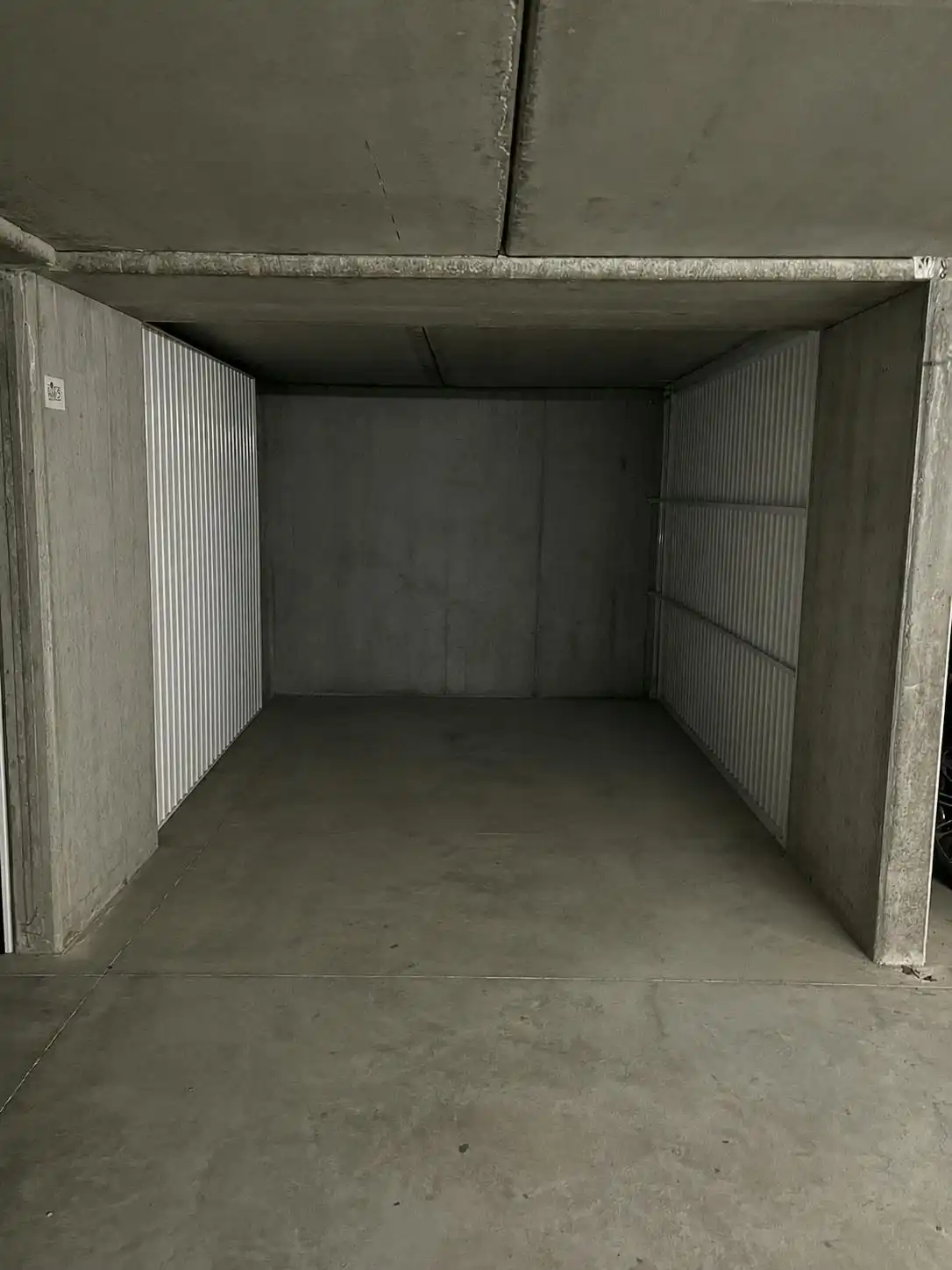Garagebox te koop in hartje Brugge foto 3